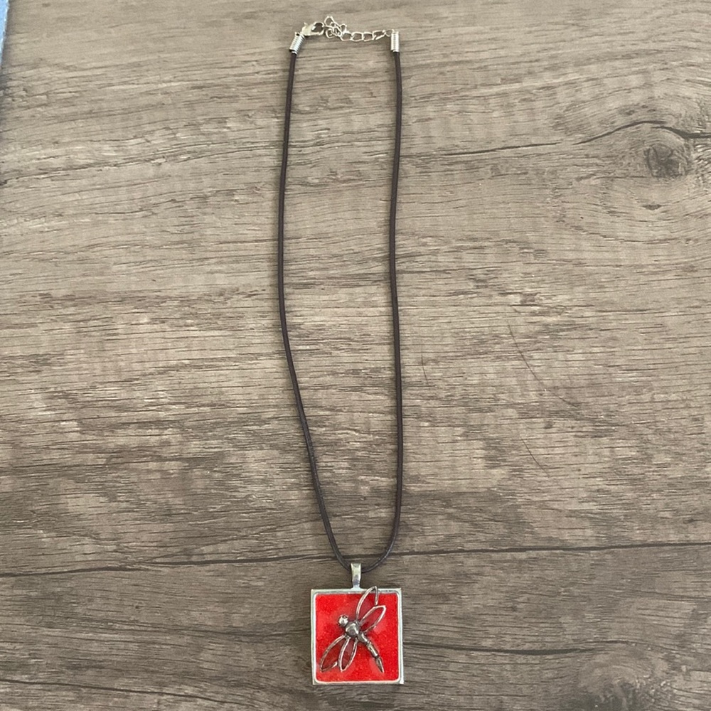 Dragonfly pendant necklace